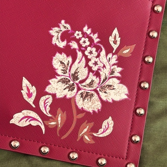 Brand New White House Black Market Maroon Studded Floral Large Wristlet Clutch - Picture 2 of 14